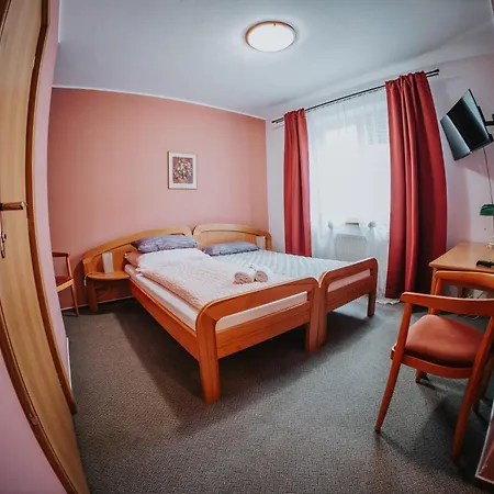 U Zvonu Gasthof 3*